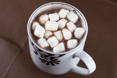 http___wishesndishes.com_images_2014_02_Creamy-Crock-Pot-Hot-Chocolate-Recipe-Slow-Cooker-2.jpg