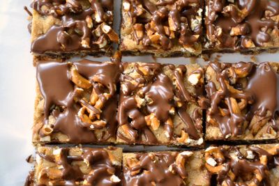 peanutbutterpretzelbars