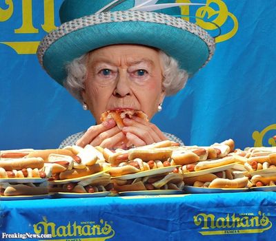 Queen-Elizabeth-in-the-Hot-Dog-Eating-Championship--125821.jpg